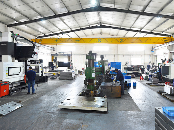 臺富機(jī)械加工中心車間